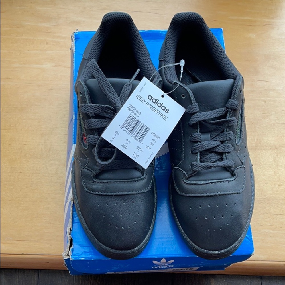 Yeezy Calabasas - Picture 3 of 6
